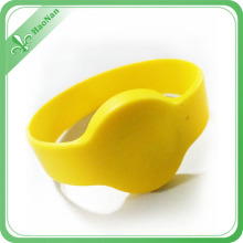 Hot Selling Ntag203 RFID Silicone Wedding Wristband for Events